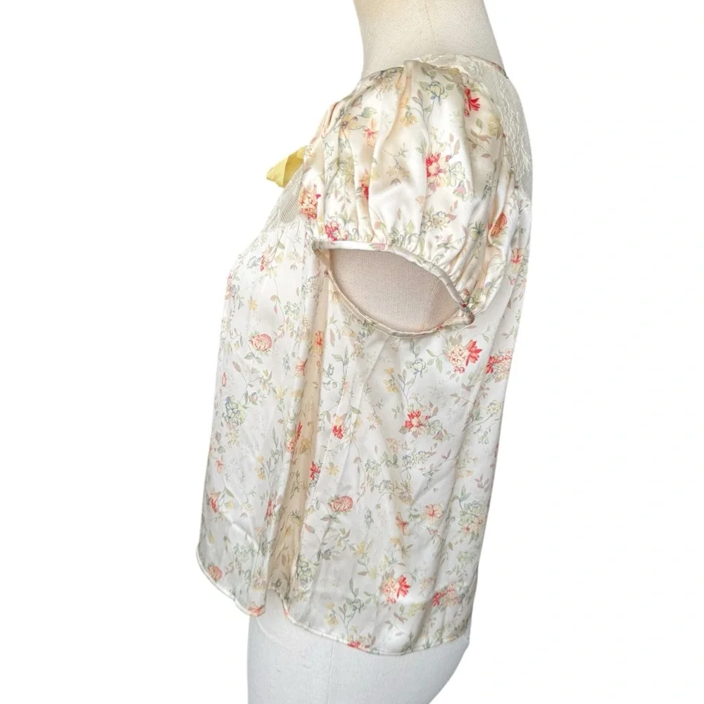 Doen Cream Floral Puff-Sleeve Blouse with Yellow Tie